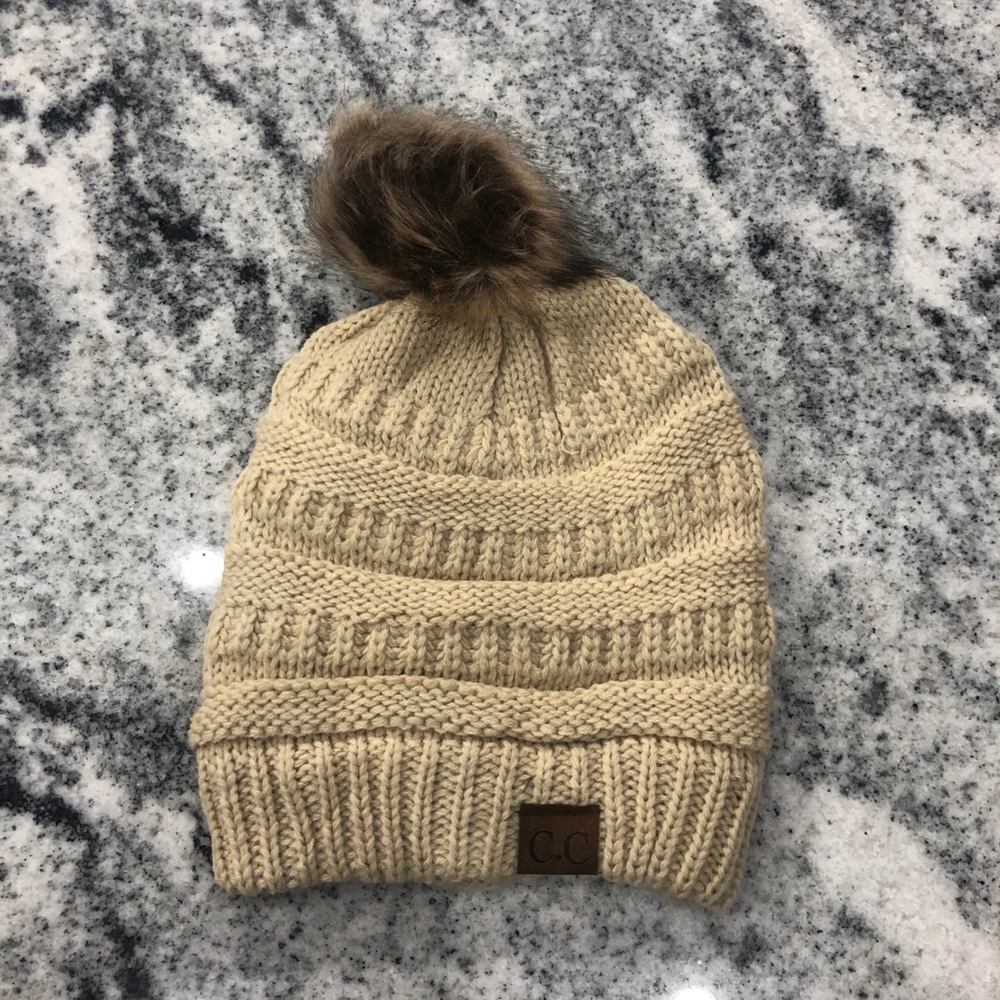 CC Pom beanies (9) qty - Picture 7 of 10